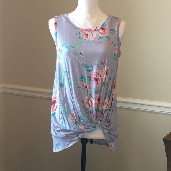 Beautiful lavender floral tank - Picture 2 of 4